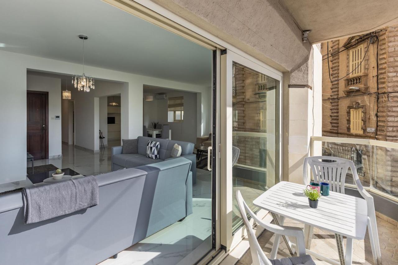 Stunning - Sunnyside 3-Bedroom Сліма Екстер'єр фото