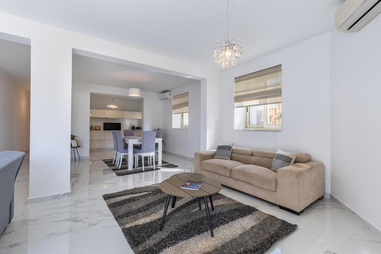Stunning - Sunnyside 3-Bedroom Сліма Екстер'єр фото